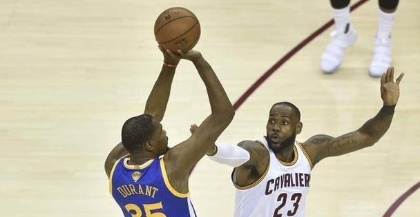 最强NBA小前锋大排名（谁是NBA历史上的小前锋巨头？）-第1张图片-游戏攻略港