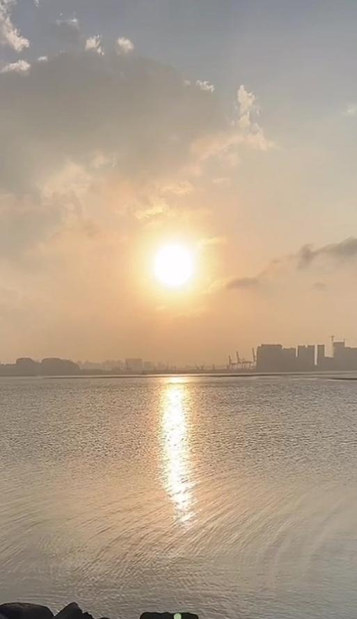 探索太阳下的奇妙世界（揭秘太阳下的真实攻略）-第1张图片-游戏攻略港